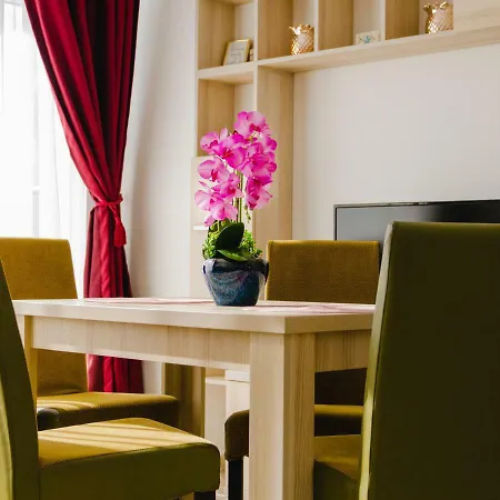 Orchid Lake View Summerland Apartmán *
