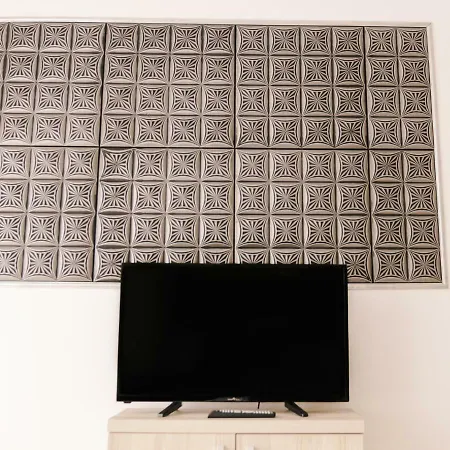 Orchid Lake View Summerland Apartmán