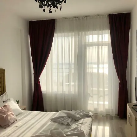 Orchid Lake View Summerland * Mamaia